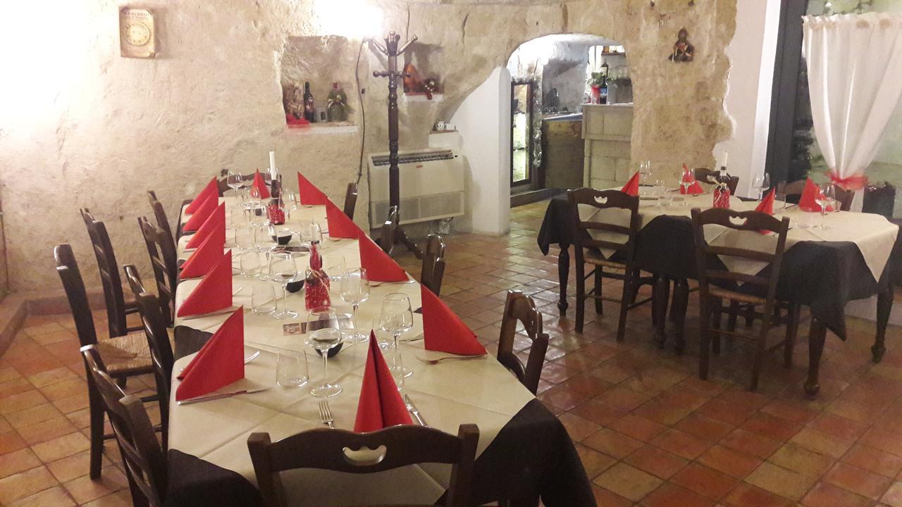 Novecento Room And Breakfast Puglia Massafra Bagian luar foto